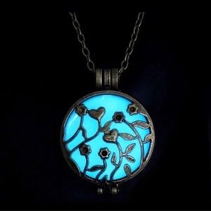 Glow in the Dark Heart Flower Necklace